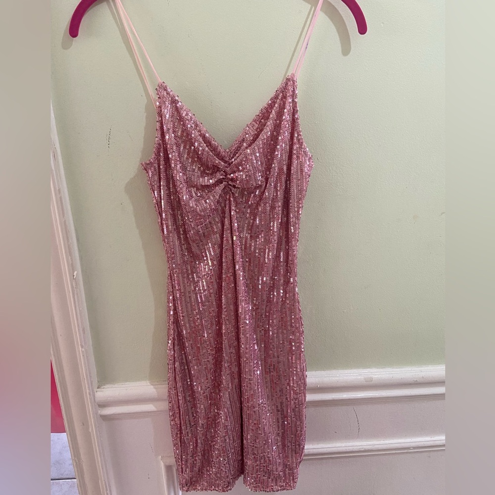 5/$30 Fashion Nova pink sequin mini dress ❤️